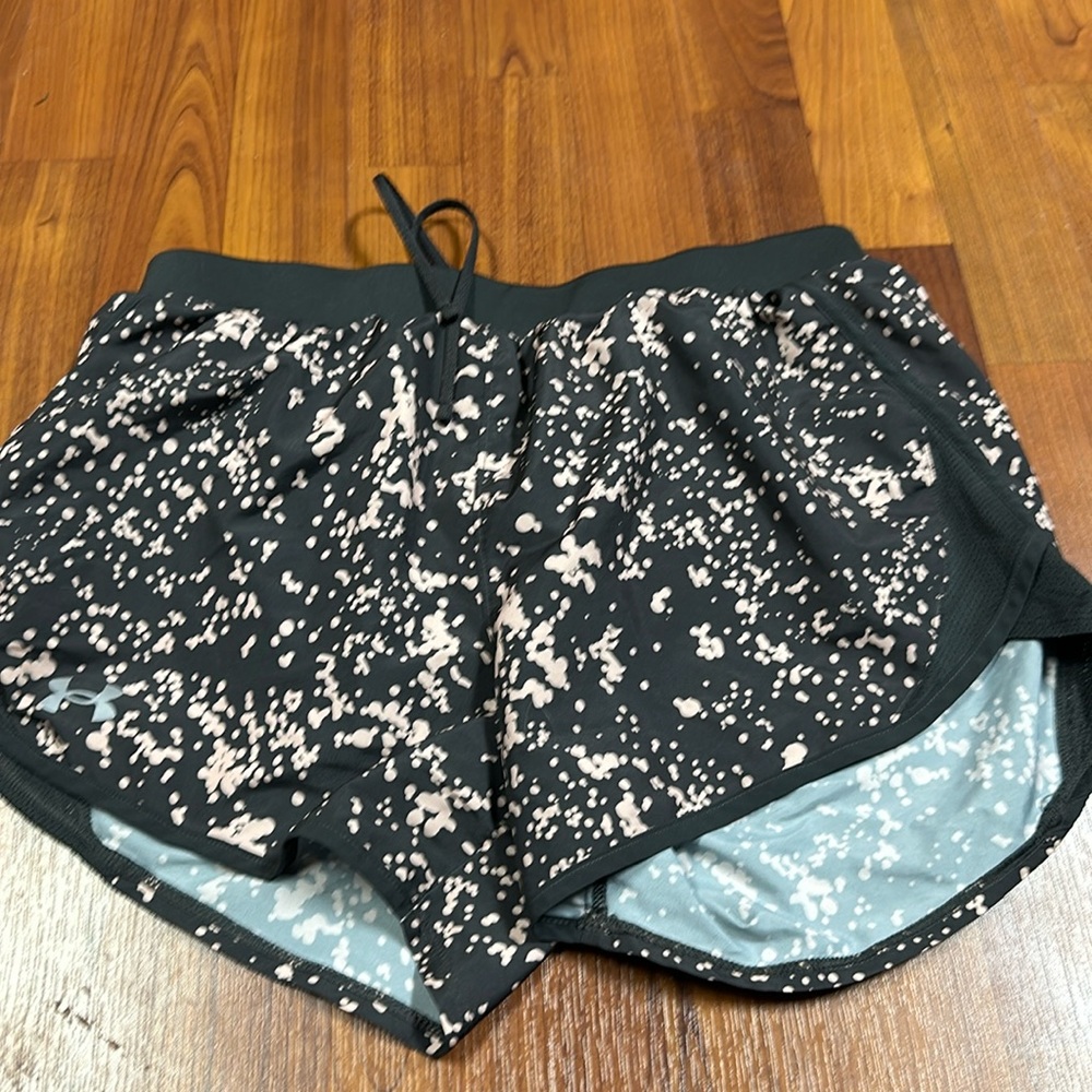 Underarmer shorts size M